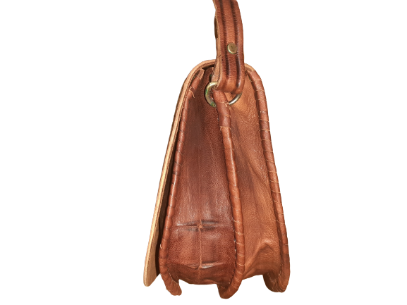 Small double-pocket openwork artisan bag with click