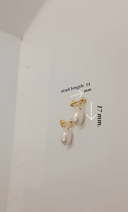 18 Ct Yellow Gold  3mm Ball's White Pearl's Earrings Stud Push Back Gift Pouch
