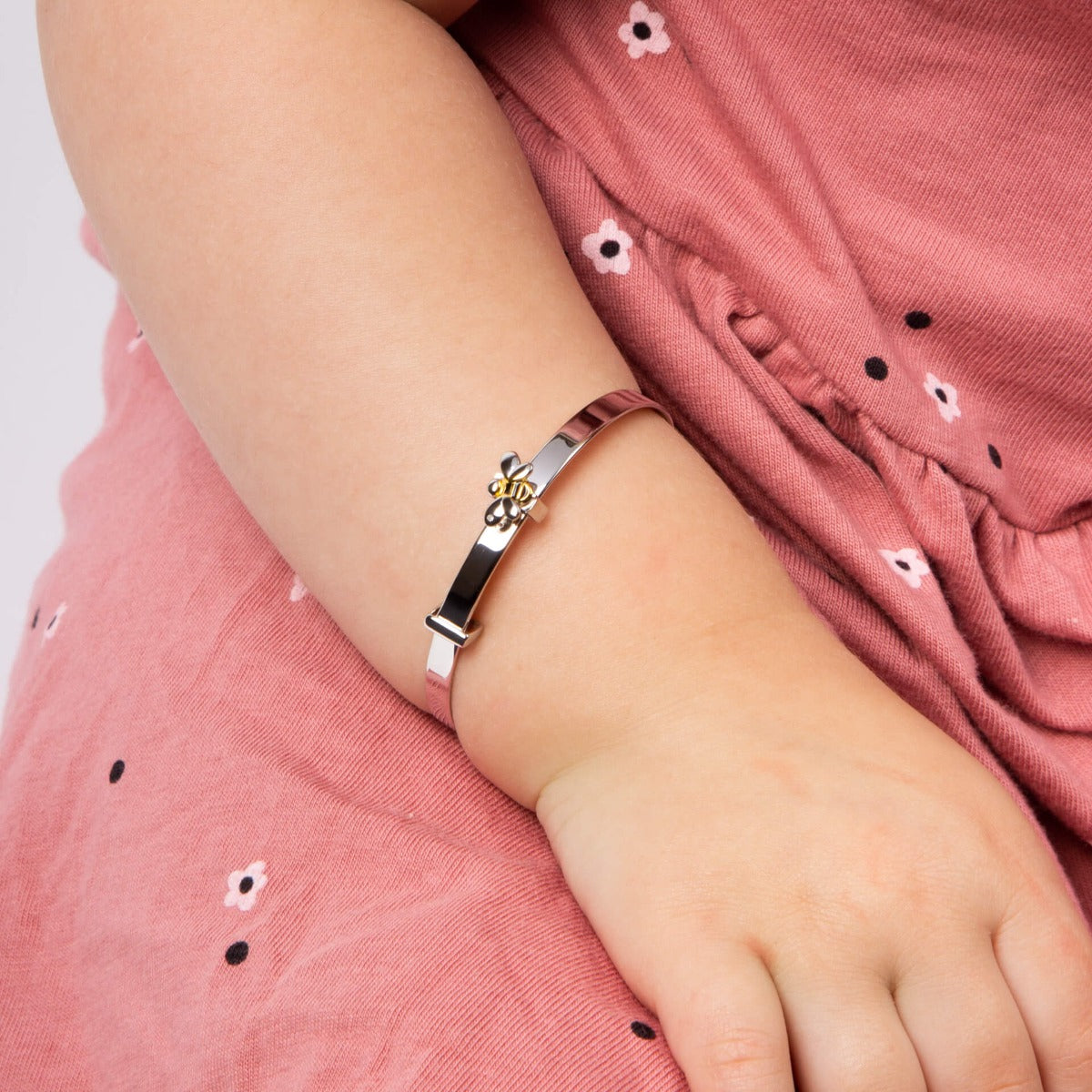 D For Diamond Enamel Bee Expanding Bangle with Diamond