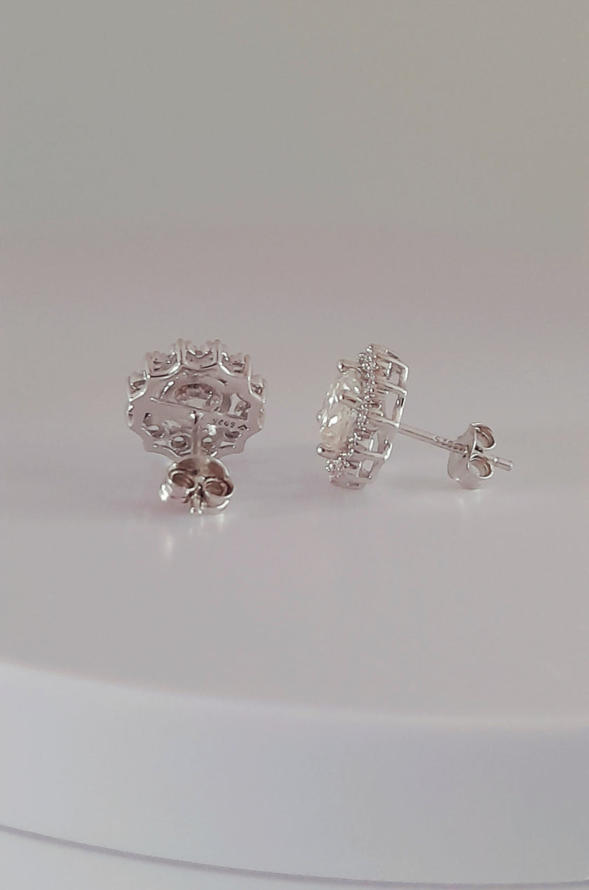 2.56 Ctw Excellent VVS1 Lab Created Simulated Diamond Stud In 9 Ct White Gold Pl