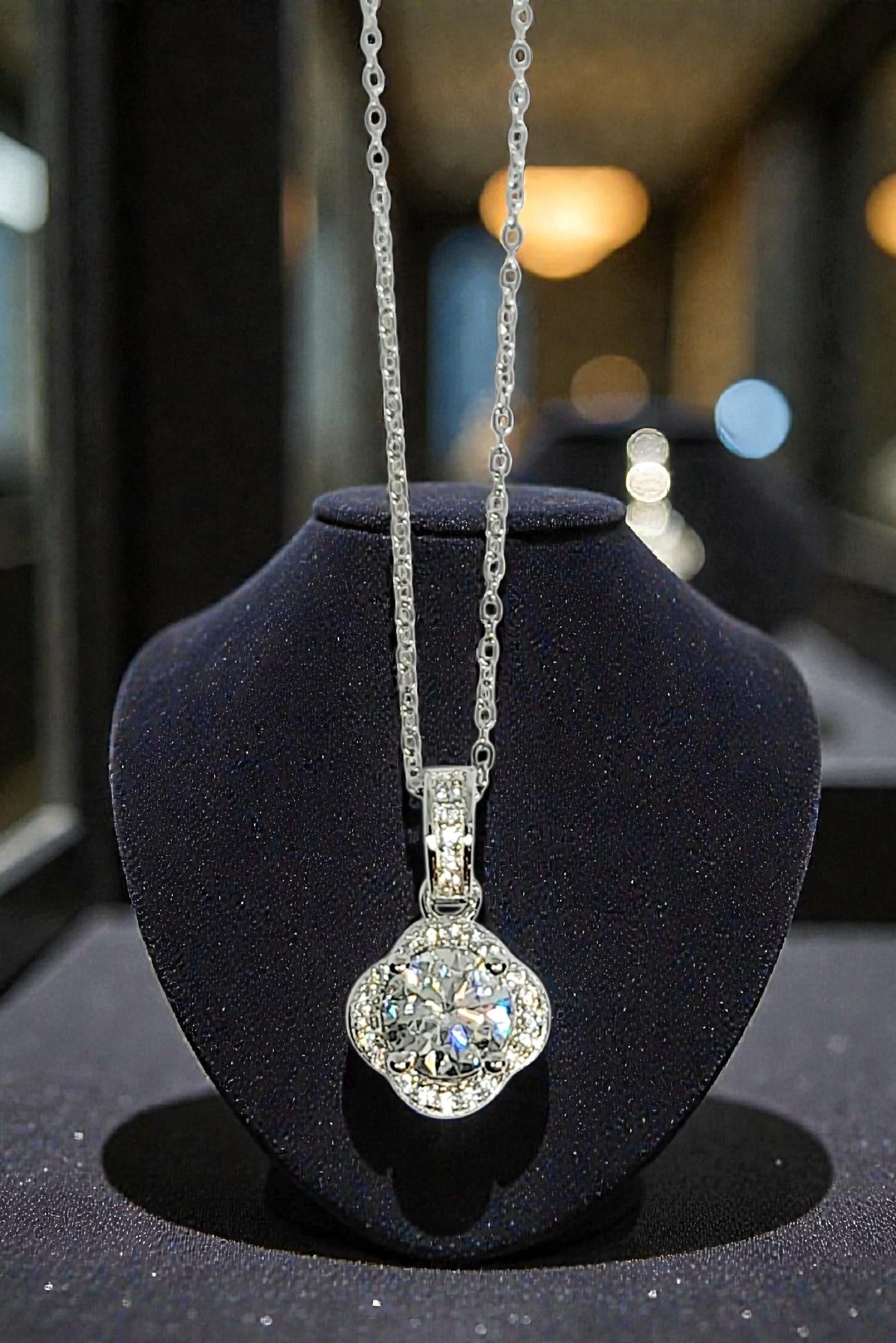 Lab Created 1.0 Ct  Moissanite Brilliant Cut VVS1 Pendant Necklace 18 Ct White Gold Finished Sterling Silver